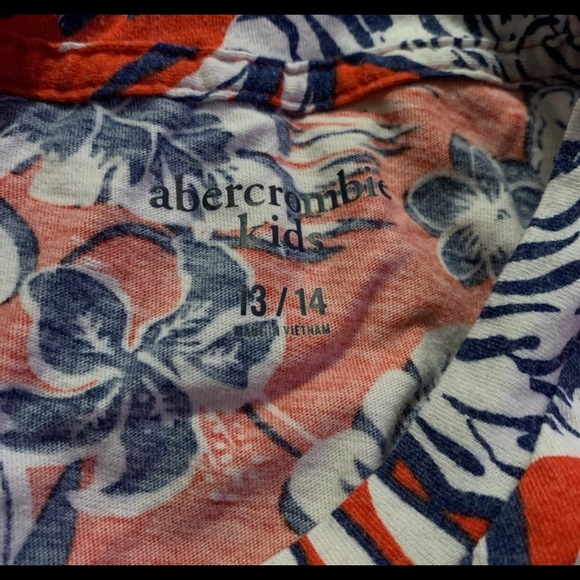 kids T-shirt .. size 13/14 - Picture 2 of 2